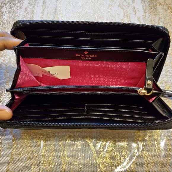 Kate Spade Penn Valley Neha Wallet - Picture 2 of 13